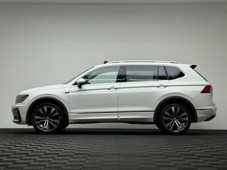 2020 Volkswagen Tiguan Allspace R-LINE 2.0TDI 150HP 7 SEATER *PAN ROOF* €32,990 thumbnail