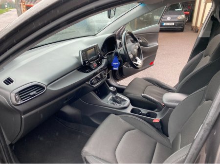 2017 Hyundai i30 I 30 DELUXE 5DR €10,500 thumbnail