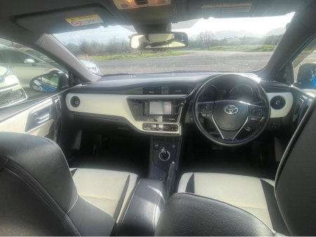 2016 Toyota Auris - thumbnail 10