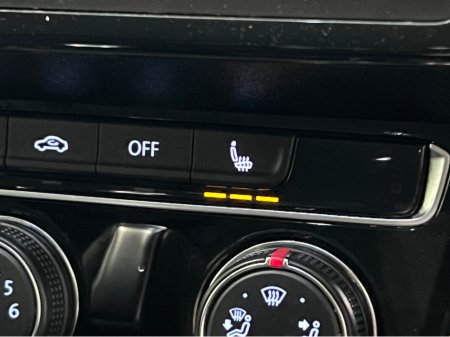 2020 Volkswagen Passat TDI SEL S-A 4DR AUTO €19,700 thumbnail