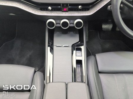 2025 Skoda Superb SE+ 2.0TDI 150HP DSG €49,950 thumbnail