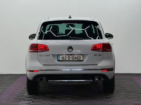 2018 Volkswagen Touareg - thumbnail 4