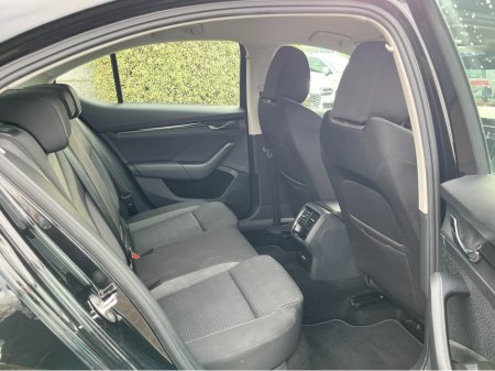 2023 Skoda Octavia AMBITION 2.0 TDI DIESEL //REVERSE CAMERA// €22,950 thumbnail