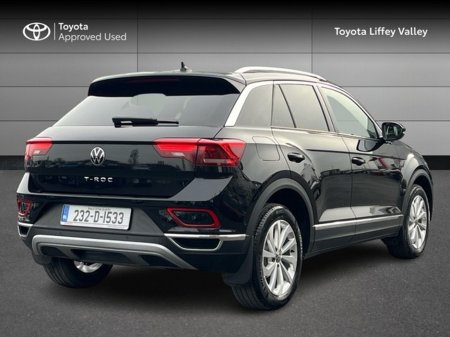 2023 Volkswagen T-Roc STYLE 1.5 TSI D7F 150HP €33,950 thumbnail