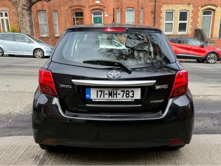 2017 Toyota Yaris - thumbnail 6