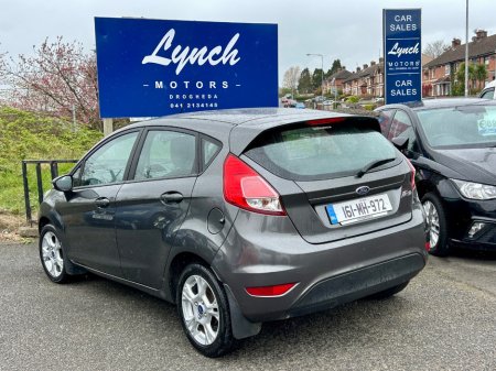 2016 Ford Fiesta - thumbnail 6