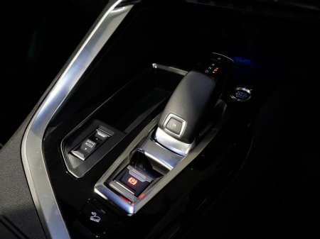 2021 Peugeot 3008 - thumbnail 18