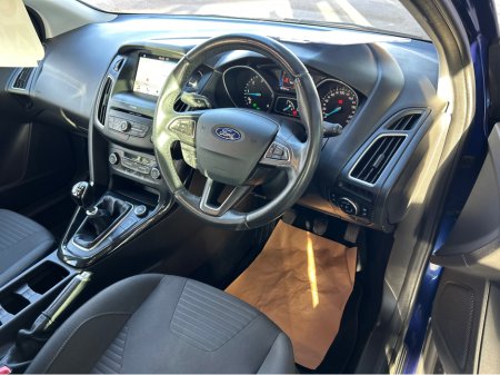 2018 Ford Focus - view 4