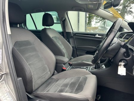 2017 Volkswagen Golf HIGHLINE 1.4 TSI MANUAL 6SPEED FWD 150HP 5DR €16,450 thumbnail