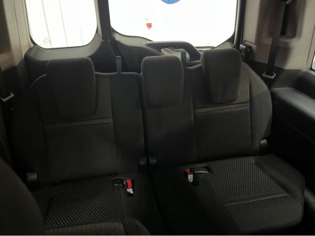 2019 Honda Stepwagon - thumbnail 16