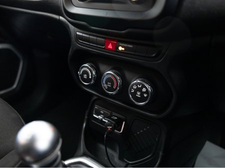 2015 Jeep Renegade - thumbnail 15