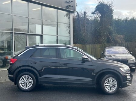 2019 Volkswagen T-Roc 1.0 TSI 115bhp Design €18,495 thumbnail