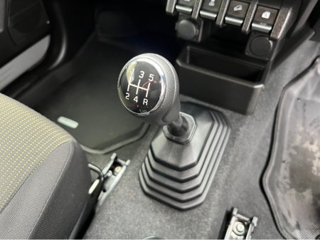 2024 Suzuki Jimny SIERRA 4 SEAT MANUAL 1.5 PETROL //LOW MILES//HIGH SPEC//HEATED SEATS//CRUISE CONTROL//KEYLESS ENTRY//REVERSE CAMERA// thumbnail