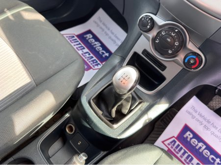 2010 Ford Fiesta - thumbnail 18