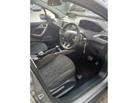 2015 Peugeot 2008 1.6 Hdi 92 bhp Active S/S Ecomatique €6,995