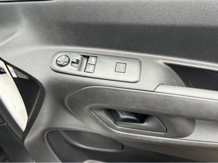 2021 Peugeot Partner PROFESSIONAL L1 5DR €10,900 thumbnail