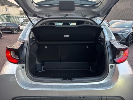 2025 Toyota Yaris FRESH SELECTION OF TRADE-INS Yaris Hybrid 115 Luna €27,000 thumbnail