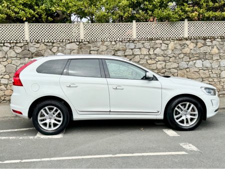 2017 Volvo XC60 - thumbnail 3