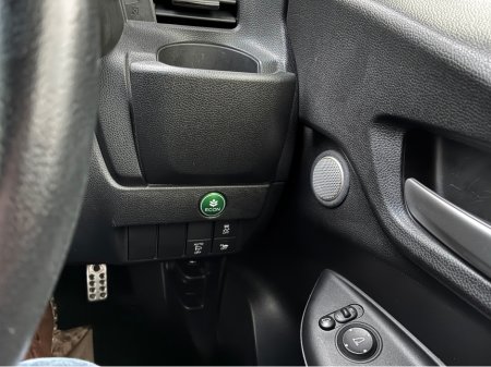 2015 Honda Fit 1.5i Petrol Hybrid Automatic S Model €11,950 thumbnail