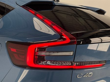 2024 Volvo C40 - thumbnail 10