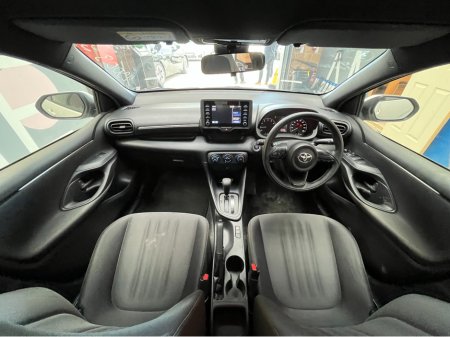 2021 Toyota Yaris - thumbnail 12