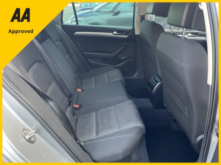 2018 Volkswagen Passat - thumbnail 14