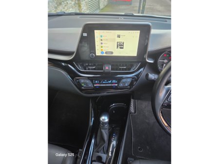 2023 Toyota C-HR 1.8 HYBRID SOL €25,450 thumbnail