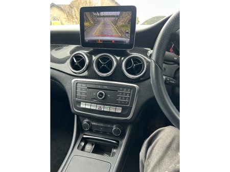 2018 Mercedes-Benz 180 - thumbnail 14