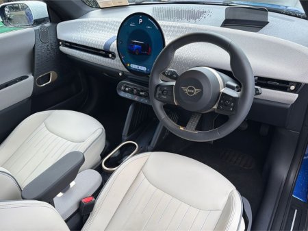 2025 MINI Hatch Cooper SE €32,950 thumbnail