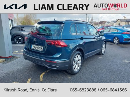 2021 Volkswagen Tiguan - thumbnail 2