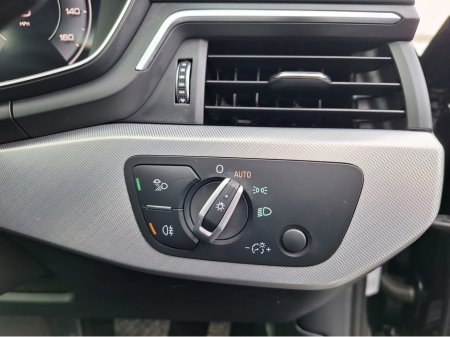 2020 Audi A4 2.0 TDI TECHNIK 35 163PS  SE AUTO *High Spec/Heated Seats/Reverse Camera/Front & Rear Sensors* thumbnail