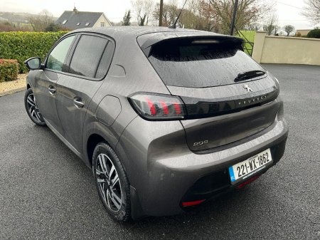 2022 Peugeot 208 1.2 Puretech 100bhp Allure Pack €17,950 thumbnail