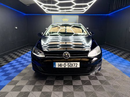 2014 Volkswagen Golf - view 4