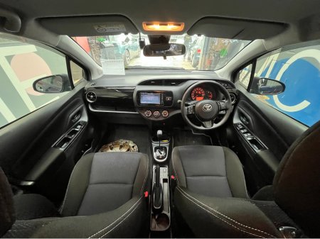 2018 Toyota Vitz - thumbnail 11