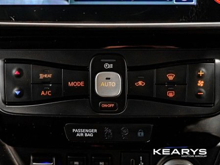 2022 Nissan Leaf - thumbnail 17