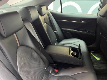 2020 Toyota Camry - thumbnail 15