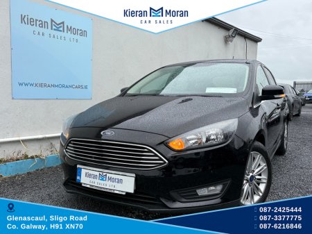 2017 Ford Focus - thumbnail 5