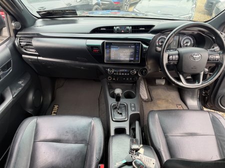 2018 Toyota Hilux - thumbnail 16