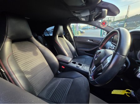 2014 Mercedes-Benz A Class A180 AMG INTERIOR HALF LEATHER SEATS / HI SPEC / SYSTEM LOW ROAD TAX BAND / SIMI DEALER thumbnail