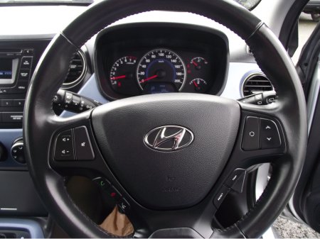 2015 Hyundai i10 1.0 DELUXE AUTO 5DR thumbnail