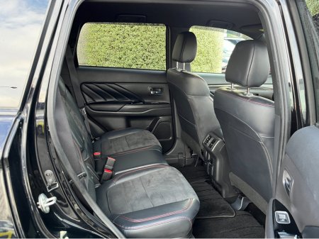 2021 Mitsubishi Outlander 4WD BLACK EDITION PLUG IN HYBRID 2.4 PETROL //HALF LEATHER HEATED SEATS AND STEERING WHEEL//REVERSE CAMERA//KEYLESS ENTRY//ADAPTIVE CRUISE CONTROL// €27,950 thumbnail