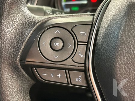 2020 Toyota Camry - thumbnail 18