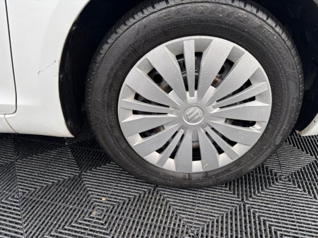 2016 Suzuki Swift - view 3