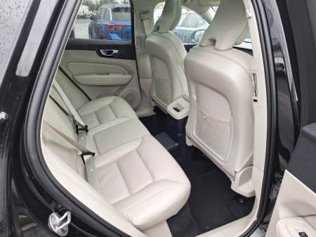 2023 Volvo XC60 - thumbnail 13