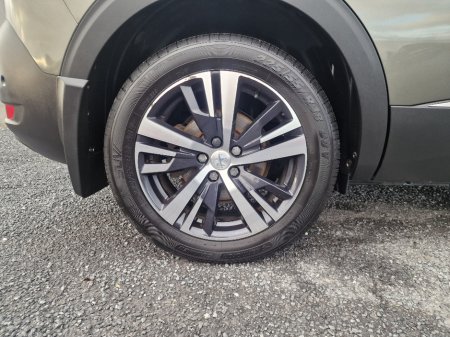 2019 Peugeot 5008 Allure 7SEATS 1.5 Blue HDI 130 4D €20,950 thumbnail