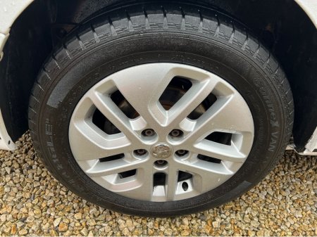 2017 Opel Vivaro LIMITED EDITION// 6 SEATER CREW CAB//NEW DOE €14,950 thumbnail