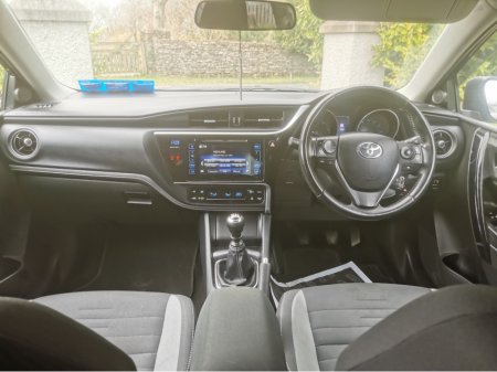 2016 Toyota Auris - thumbnail 11