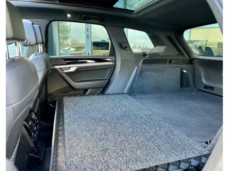 2023 Volkswagen Touareg - thumbnail 12