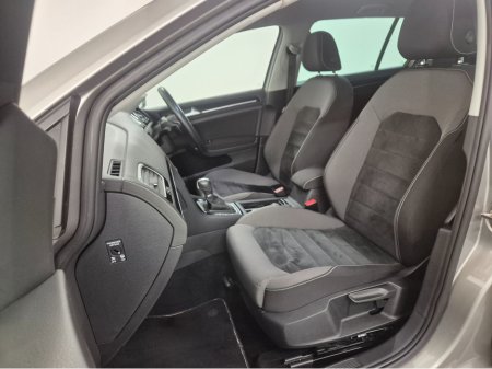 2017 Volkswagen Golf **HIGHLINE**ONLY 63000KMS**ALCANTARA SEATS*17" ALLOYS**BLIND SPOT WARNING**LANE ASSIST**KEYLESS ENTRY AND START**ADAPTIVE CRUISE CONTROL**DUAL ZONE CLIMATE CONTROL*REVERSE CAMERA*BLUETOOTH STREAMI €16,949 thumbnail