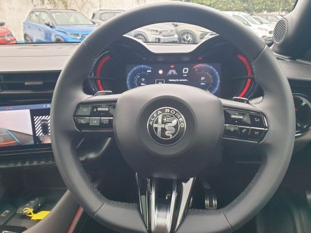 2025 Alfa Romeo Junior Ibrida 1.2(136bhp) MHEV, Premium+Tech+Sunroof+18" Alloys €39,995 thumbnail